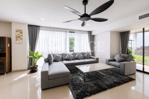 Condo in Pattaya, Thailand, 2 bedrooms  № 233234