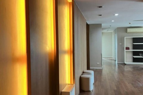 Ático de 6 dormitorios en Bangkok, Tailandia № 146984 - foto 2