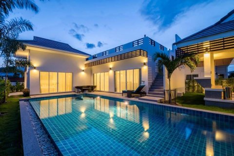 Chalet de 3 dormitorios en Hua Hin, Tailandia № 168561 - foto 6