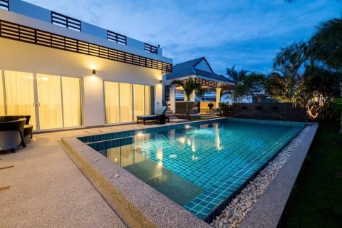 Chalet de 3 dormitorios en Hua Hin, Tailandia № 168561 - foto 7