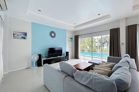 Chalet de 3 dormitorios en Hua Hin, Tailandia № 168561 - foto 15