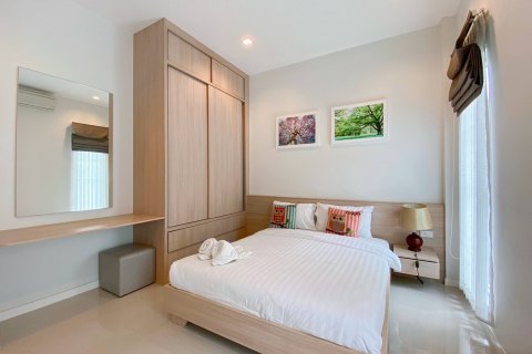 Chalet de 3 dormitorios en Hua Hin, Tailandia № 168561 - foto 28