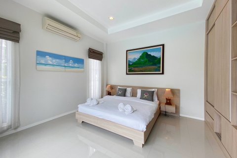 Chalet de 3 dormitorios en Hua Hin, Tailandia № 168561 - foto 23