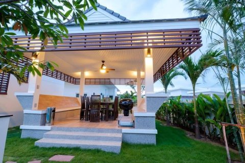 Chalet de 3 dormitorios en Hua Hin, Tailandia № 168561 - foto 11