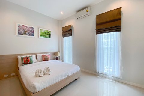 Chalet de 3 dormitorios en Hua Hin, Tailandia № 168561 - foto 27
