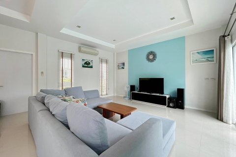 Chalet de 3 dormitorios en Hua Hin, Tailandia № 168561 - foto 16