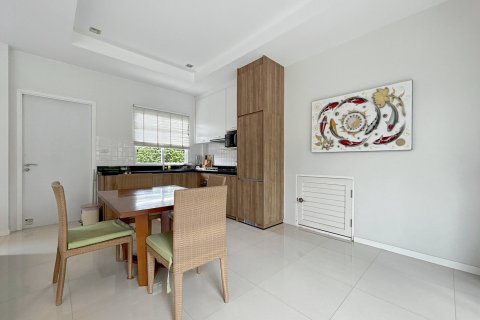 Chalet de 2 dormitorios en Hua Hin, Tailandia № 168563 - foto 17