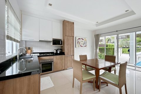 Chalet de 2 dormitorios en Hua Hin, Tailandia № 168563 - foto 16