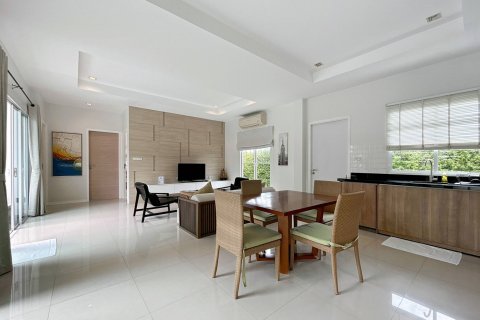 Chalet de 2 dormitorios en Hua Hin, Tailandia № 168563 - foto 18