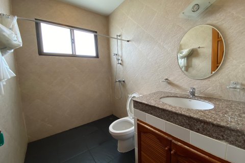 Chalet de 3 dormitorios en Hua Hin, Tailandia № 168565 - foto 20