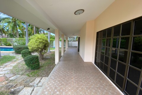 Chalet de 3 dormitorios en Hua Hin, Tailandia № 168565 - foto 5