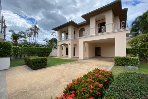 Chalet de 3 dormitorios en Hua Hin, Tailandia № 168565 - foto 28
