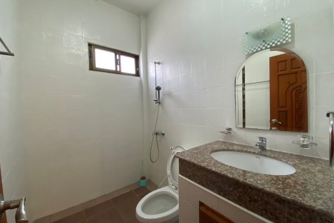 Chalet de 3 dormitorios en Hua Hin, Tailandia № 168565 - foto 14
