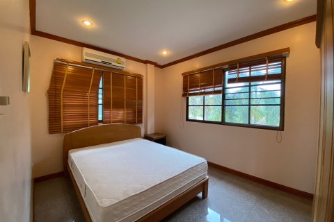 Chalet de 3 dormitorios en Hua Hin, Tailandia № 168565 - foto 24