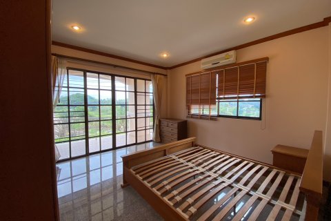 Chalet de 3 dormitorios en Hua Hin, Tailandia № 168565 - foto 22