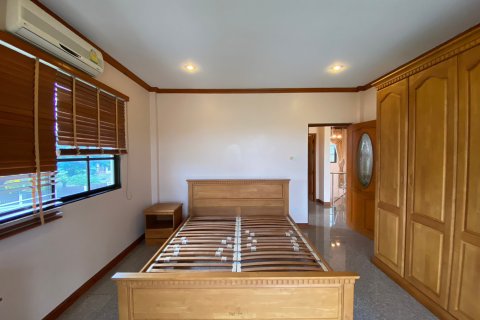 Chalet de 3 dormitorios en Hua Hin, Tailandia № 168565 - foto 21