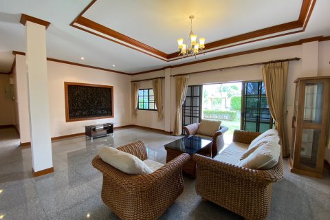 Chalet de 3 dormitorios en Hua Hin, Tailandia № 168565 - foto 8