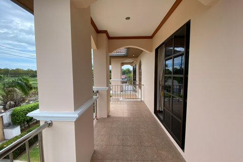 Chalet de 3 dormitorios en Hua Hin, Tailandia № 168565 - foto 26