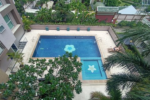 Condominio de 1 dormitorio en Watthana, Bangkok, Tailandia № 201017 - foto 2