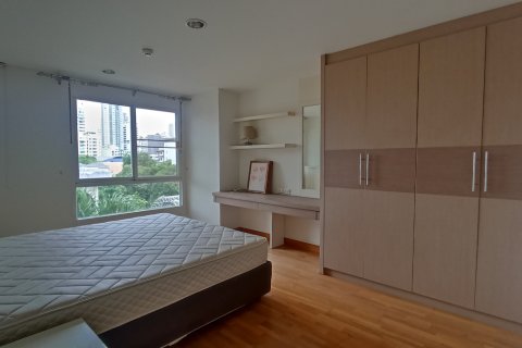 Condominio de 1 dormitorio en Watthana, Bangkok, Tailandia № 201017 - foto 6
