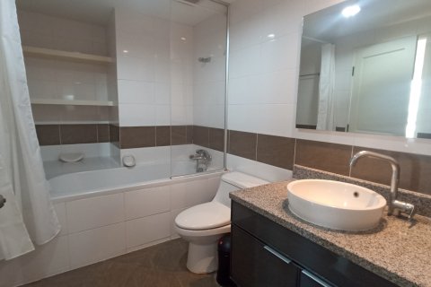 Condominio de 1 dormitorio en Watthana, Bangkok, Tailandia № 201017 - foto 5