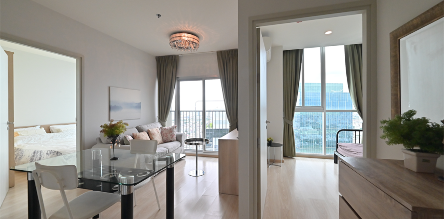 Condo in Bangkok, Thailand, 2 bedrooms  № 185129