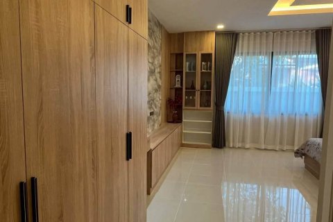 Chalet de 3 dormitorios en Pattaya, Tailandia № 220569 - foto 7