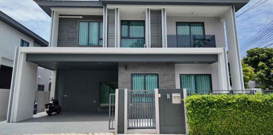 Chalet de 4 dormitorios en Pattaya, Tailandia № 220573