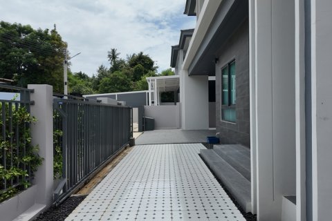 Chalet de 4 dormitorios en Pattaya, Tailandia № 220573 - foto 9