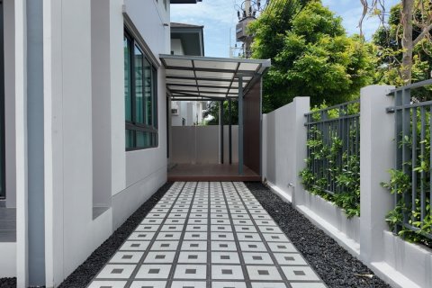 Chalet de 4 dormitorios en Pattaya, Tailandia № 220573 - foto 5