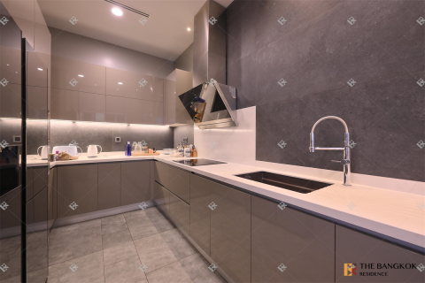 Condo in Bangkok, Thailand, 4 bedrooms  № 186876