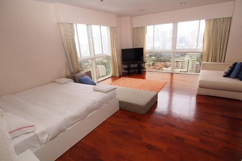 Condominio de 4 dormitorios en Bangkok, Tailandia № 66484 - foto 10