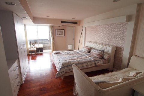 Condominio de 4 dormitorios en Bangkok, Tailandia № 66484 - foto 13