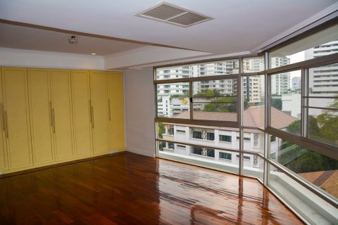 Condominio de 4 dormitorios en Bangkok, Tailandia № 66485 - foto 10