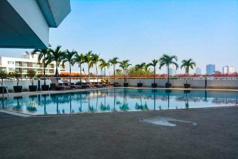 Condominio de 4 dormitorios en Bangkok, Tailandia № 66485 - foto 16