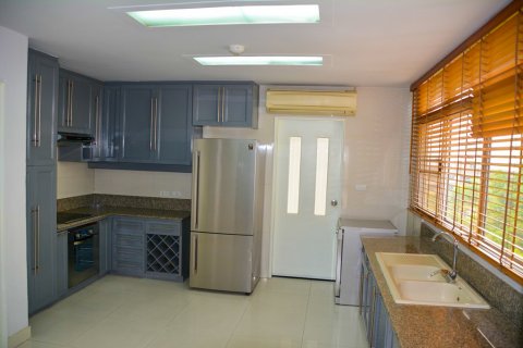Condominio de 4 dormitorios en Bangkok, Tailandia № 66485 - foto 9