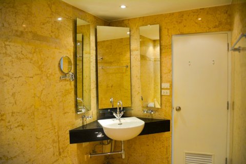 Condominio de 4 dormitorios en Bangkok, Tailandia № 66485 - foto 15