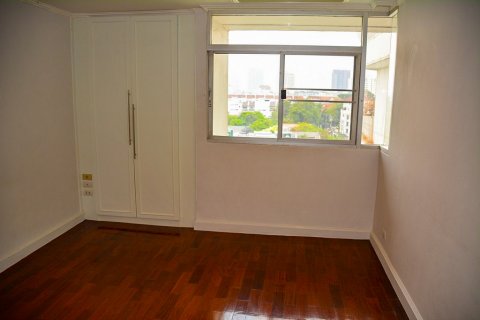 Condominio de 4 dormitorios en Bangkok, Tailandia № 66485 - foto 11