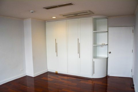 Condominio de 4 dormitorios en Bangkok, Tailandia № 66485 - foto 12