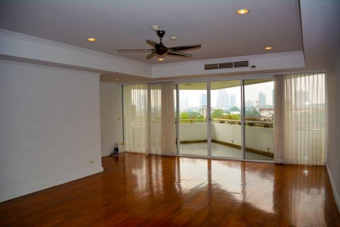 Condominio de 4 dormitorios en Bangkok, Tailandia № 66485 - foto 3
