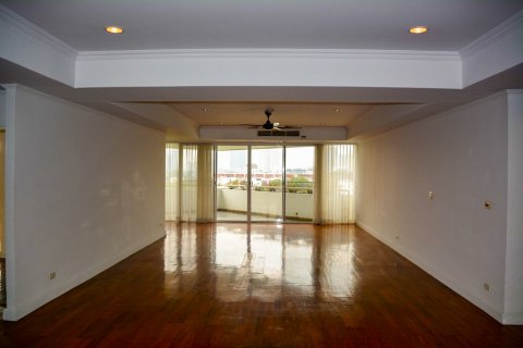 Condominio de 4 dormitorios en Bangkok, Tailandia № 66485 - foto 4