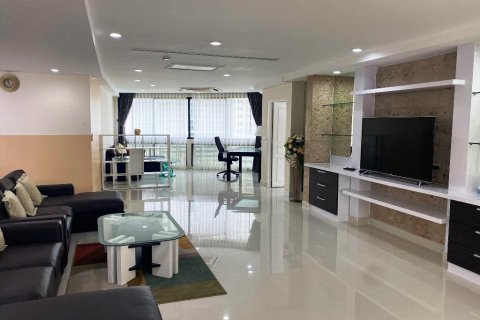 Condominio de 3 dormitorios en Bangkok, Tailandia № 66486 - foto 6