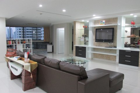 Condominio de 3 dormitorios en Bangkok, Tailandia № 66486 - foto 3