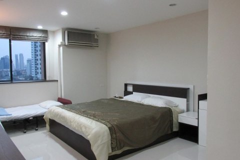 Condominio de 3 dormitorios en Bangkok, Tailandia № 66486 - foto 8