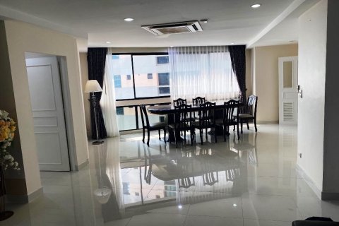 Condominio de 3 dormitorios en Bangkok, Tailandia № 66486 - foto 4