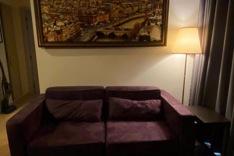 Condominio de 2 dormitorios en Huai Khwang, Bangkok, Tailandia № 47689 - foto 2