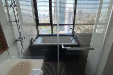 Condominio de 2 dormitorios en Huai Khwang, Bangkok, Tailandia № 47689 - foto 11