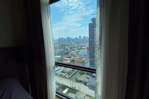 Condominio de 2 dormitorios en Huai Khwang, Bangkok, Tailandia № 47689 - foto 10
