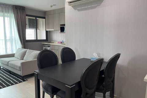 Condominio de 2 dormitorios en Bangkok Noi, Tailandia № 47693 - foto 2