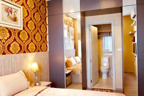 Condominio de 1 dormitorio en Thonburi, Bangkok, Tailandia № 183519 - foto 10